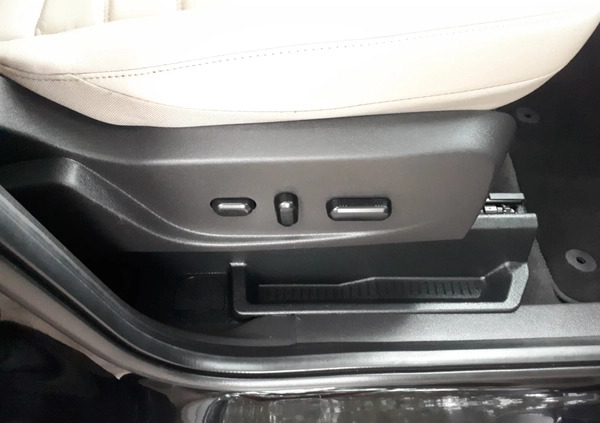 Ford Escape cena 77900 przebieg: 31654, rok produkcji 2019 z Słupsk małe 781